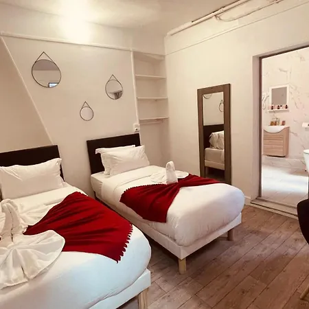 Louvain Hotel *